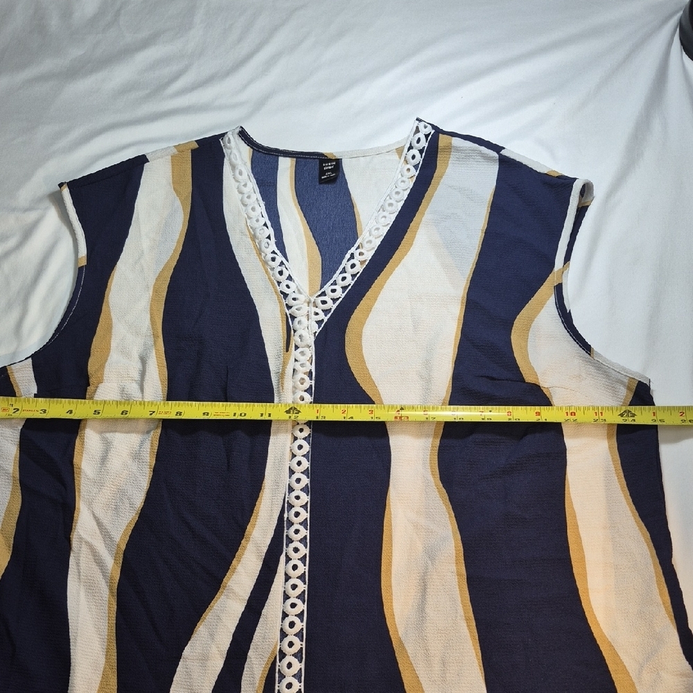 Women Plus 3X Elegant Navy and Gold Striped Blouse - Picture 6 of 8